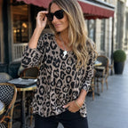 Daniela - Blusa Redonda Con Cuello y Estampado De Leopardo