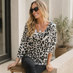 Daniela - Blusa Redonda Con Cuello y Estampado De Leopardo